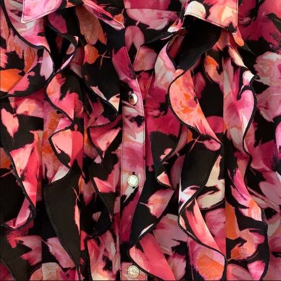 ❤️Karl Lagerfeld Black Floral ruffle front blouse❤️ - Picture 4 of 10